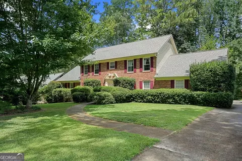 5271 Vernon Lake Dr, Atlanta, GA 30338