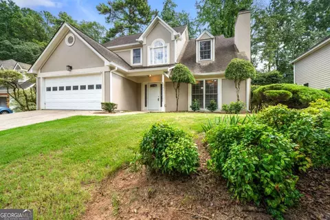 1055 Wellers Ct, Roswell, GA 30076