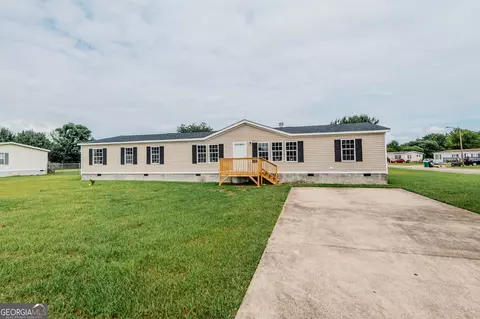255 Bayberry Dr, Byron, GA 31008