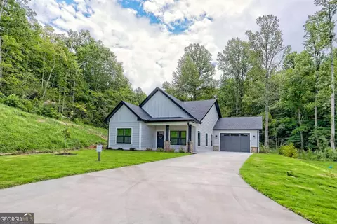 92 Mctyeire Dr, Young Harris, GA 30582