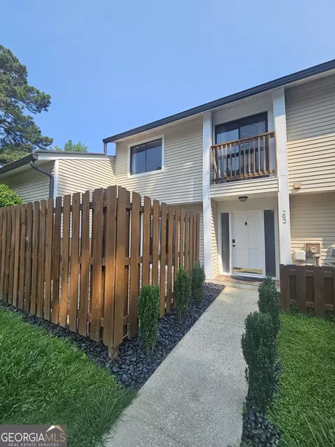 292 Twiggs Cor, Peachtree City, GA 30269