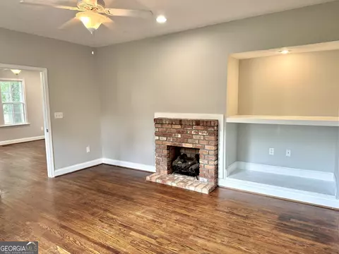 Living - 518 S Lee St, Lagrange, GA 30240 photo 6 of 9