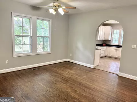 Living - 518 S Lee St, Lagrange, GA 30240 photo 7 of 9