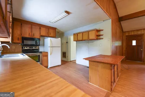 Kitchen - 3010 Old West Point Rd, Lagrange, GA 30240 photo 1 of 1