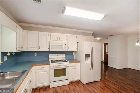 Kitchen - 340 Radcliffe Trce, Covington, GA 30016 photo 1 of 3