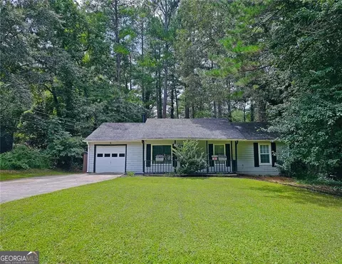 1389 Rockmoor Cir, Stone Mountain, GA 30088