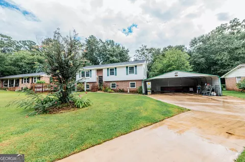1404 Cambridge Rd, Perry, GA 31069 photo 2