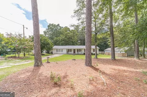 2737 Camp Mitchell Rd, Loganville, GA 30052