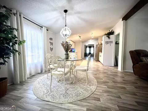 Dining - 717 Brower Ct, Dublin, GA 31021 photo 2 of 3