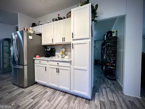 Kitchen - 717 Brower Ct, Dublin, GA 31021 photo 6 of 8