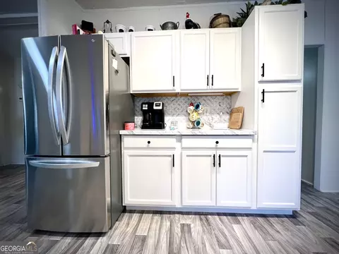 Kitchen - 717 Brower Ct, Dublin, GA 31021 photo 5 of 8