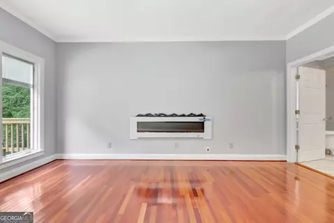 Living - 209 Canterbury Dr, Lagrange, GA 30241 photo 6 of 7