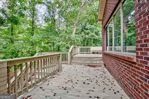 Exterior - 209 Canterbury Dr, Lagrange, GA 30241 photo 5 of 16