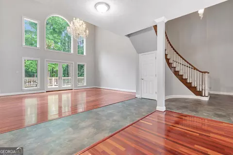 Living - 209 Canterbury Dr, Lagrange, GA 30241 photo 3 of 7