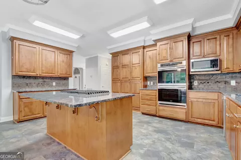Kitchen - 209 Canterbury Dr, Lagrange, GA 30241 photo 3 of 5