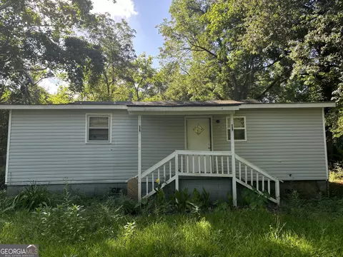 875 Perry Dr, Macon, GA 31217