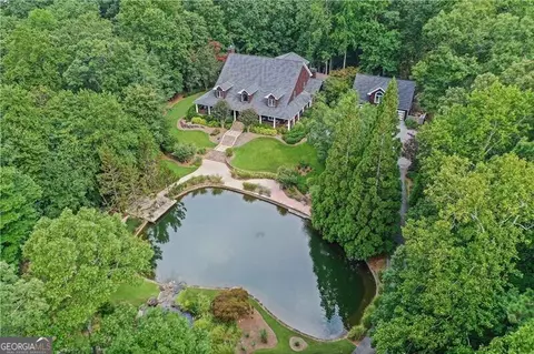6030 Seminole Dr, Flowery Branch, GA 30542