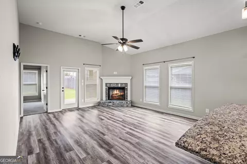 Living - 109 Rusty Plow Ln, Perry, GA 31069 photo 1 of 3
