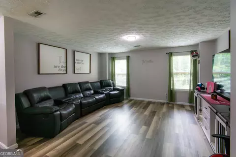 Living - 131 Cedar Ridge Dr, Lagrange, GA 30241 photo 3 of 4
