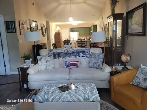 Living - 305 Lenox Cir, Lagrange, GA 30241 photo 1 of 2