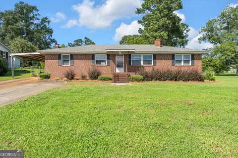 815 Hillcrest Dr, Washington, GA 30673