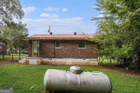 Exterior - 243 Glenn St, Jackson, GA 30233 photo 2 of 2