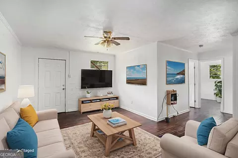 Living - 243 Glenn St, Jackson, GA 30233 photo 1 of 4