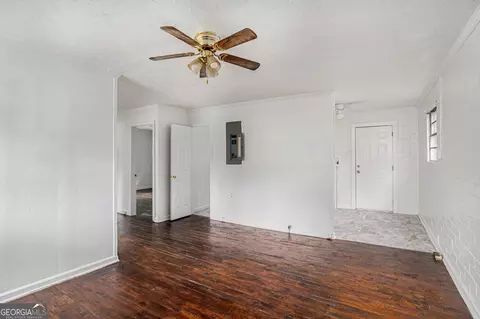 Living - 243 Glenn St, Jackson, GA 30233 photo 4 of 4
