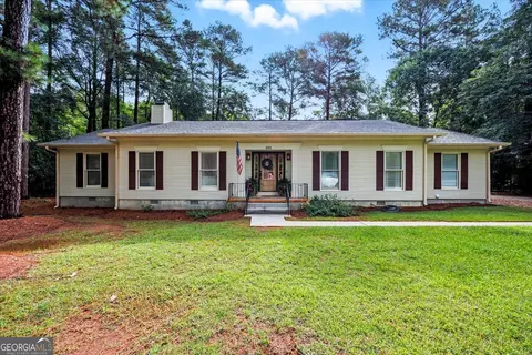691 Fairmont Dr, Macon, GA 31210