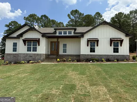 106 River Ridge Dr, Hawkinsville, GA 31036