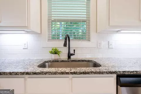 Kitchen - 2649 Rat Kinney Rd, Statham, GA 30666 photo 3 of 3