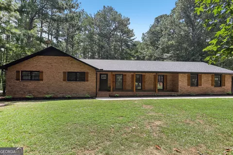 100 Thornton Ct, Fayetteville, GA 30214