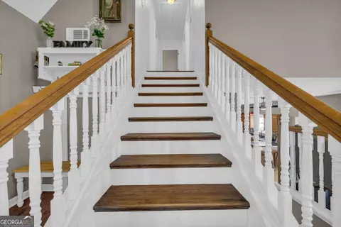 Entry Way - 195 Shannons Pl, Comer, GA 30629 photo 4 of 5