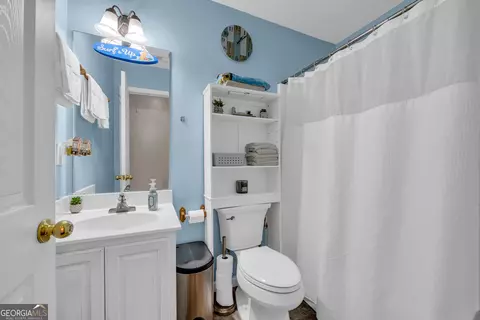 Bath - 195 Shannons Pl, Comer, GA 30629 photo 1 of 4