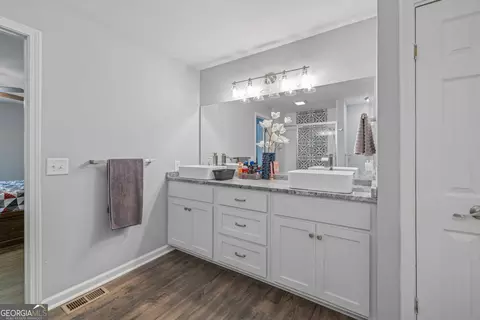 Bath - 175 Orchard Dr, Commerce, GA 30529 photo 3 of 5