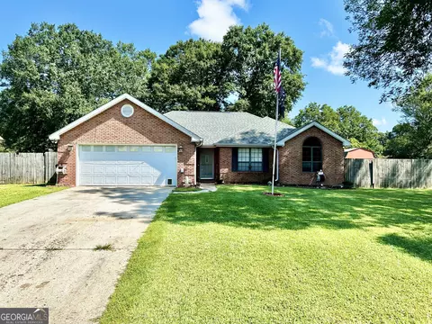 220 Crestwood Cir, Centerville, GA 31028