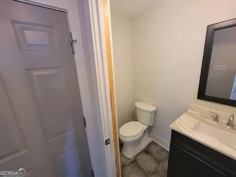 Bath - 2531 Fairview Rd, Covington, GA 30016 photo 2 of 5