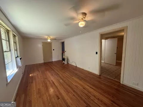 Living - 41 Estes Rd, Lagrange, GA 30240 photo 3 of 5