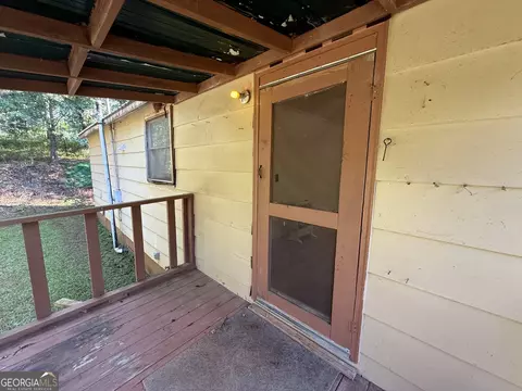 Exterior - 41 Estes Rd, Lagrange, GA 30240 photo 9 of 15