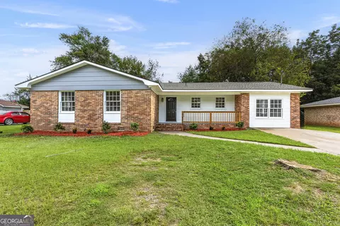 109 Scarborough Rd, Centerville, GA 31028