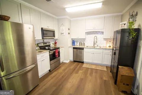 Kitchen - 3646 Dallas Mill Rd, Lagrange, GA 30241 photo 1 of 2