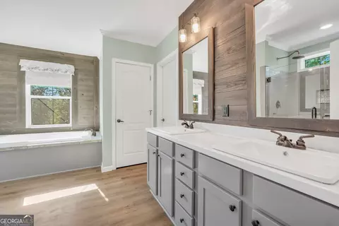 Bath - 866 Firetower Rd, Thomaston, GA 30286 photo 1 of 3