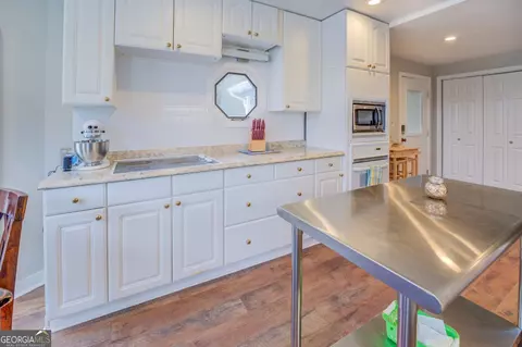 Kitchen - 160 C Hamm Rd #C, Jackson, GA 30233 photo 3 of 5