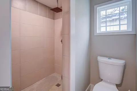 Bath - 160 C Hamm Rd #C, Jackson, GA 30233 photo 2 of 4
