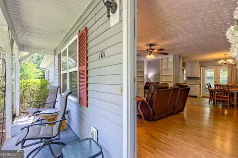 Exterior - 101 Long St, Demorest, GA 30535 photo 4 of 22