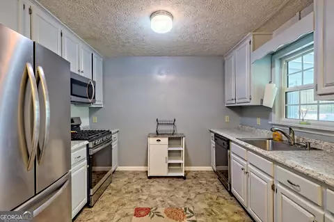 Kitchen - 101 Long St, Demorest, GA 30535 photo 1 of 4