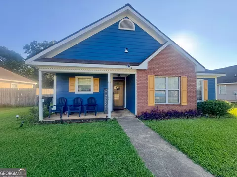 305 Strawbridge Ln, Bonaire, GA 31005