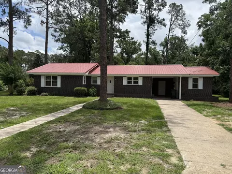 322 Magnolia Dr, Adel, GA 31620