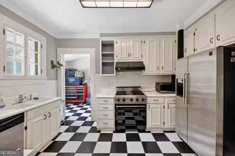 Kitchen - 324 Buford Pl, Macon, GA 31204 photo 6 of 7