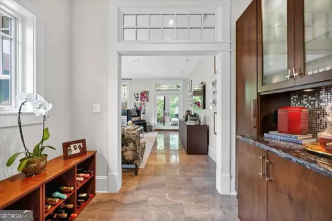 Entry Way - 324 Buford Pl, Macon, GA 31204 photo 3 of 4